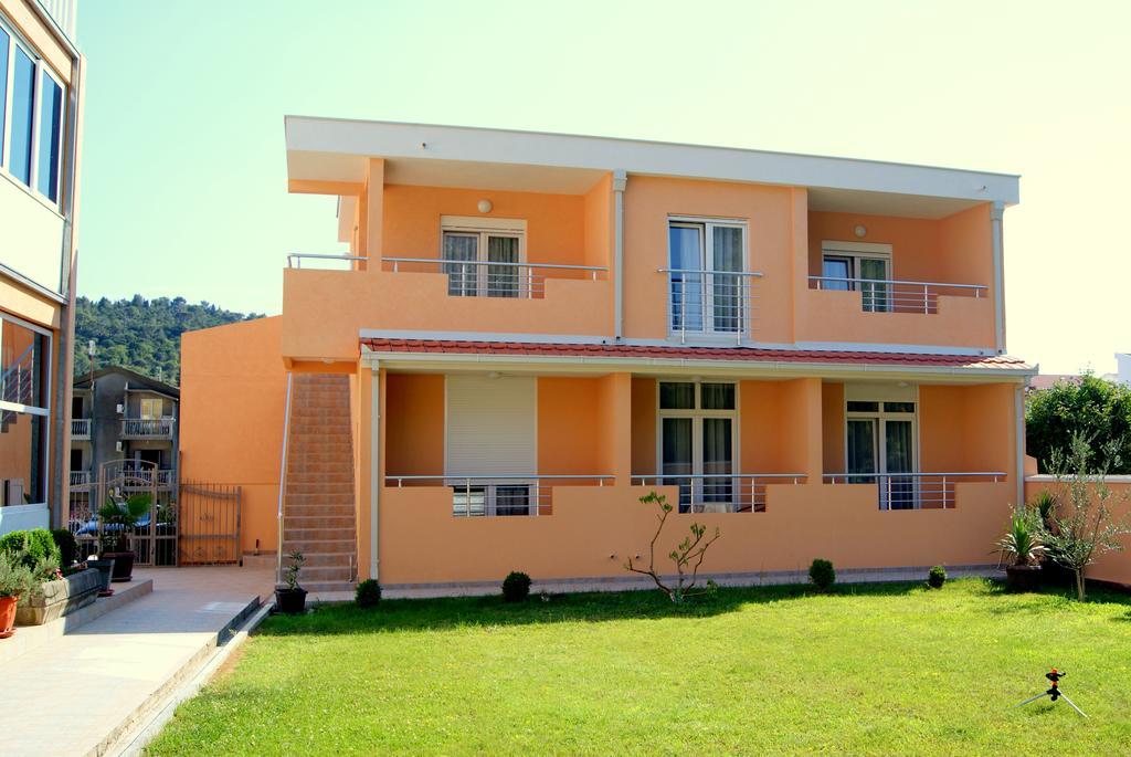 Guesthouse Vila Smilja Подгорица Экстерьер фото